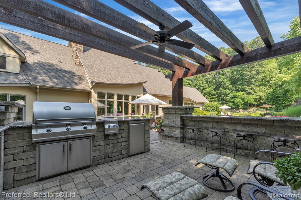12196 Woodline Drive, Fenton, MI 48430 — Photo 92