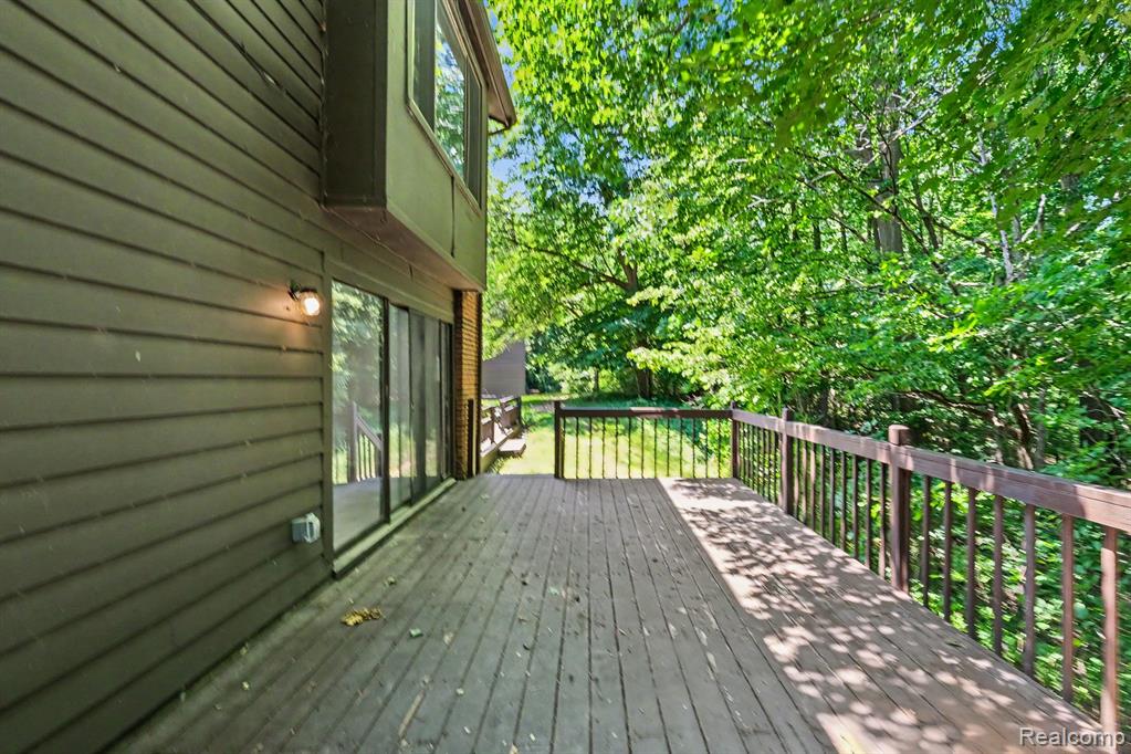 2056 Walden Court, Flint, MI 48532 — Photo 22