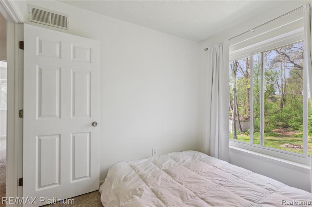 5440 BRADFORD Circle, Brighton, MI 48114 — Photo 28