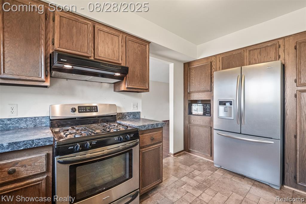 48150 Lake Valley Drive, Shelby Twp, MI 48317 — Photo 13