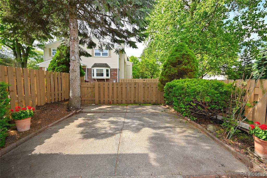 5177 Buckingham, Troy, MI 48098 — Photo 15