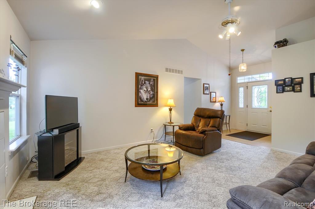 4435 Great Oaks Drive, Grand Blanc, MI 48439 — Photo 12