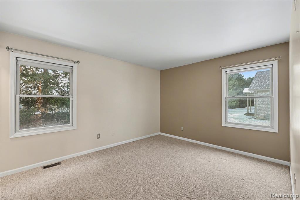 41916 King Edward Court, Clinton Twp, MI 48038 — Photo 13