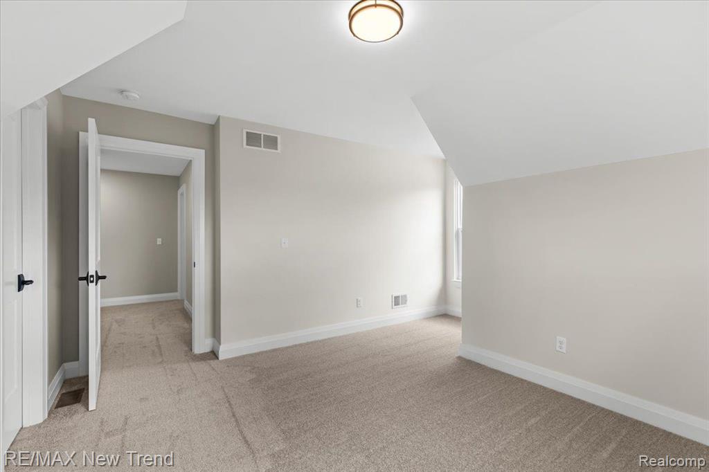 209 MOUNTAIN VIEW LANE, Milford, MI 48381 — Photo 33