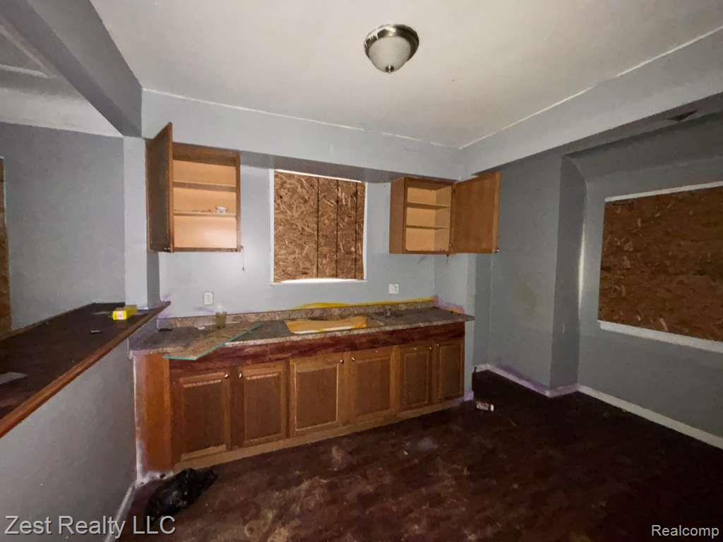 9206 PINEHURST Street, Detroit, MI 48204 — Photo 3