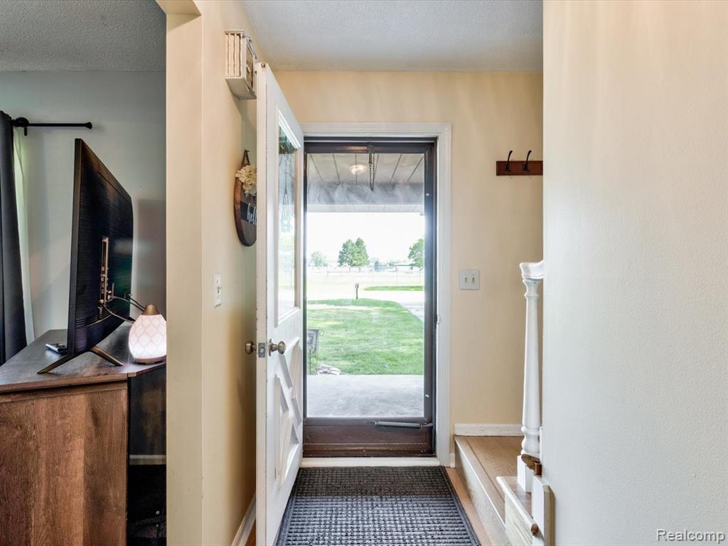 311 Collard Drive, Marysville, MI 48040 — Photo 5
