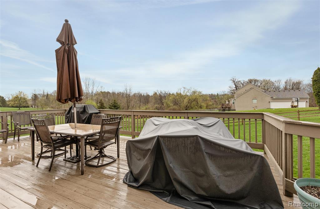 111 Oak Bark Drive, Howell, MI 48843 — Photo 41