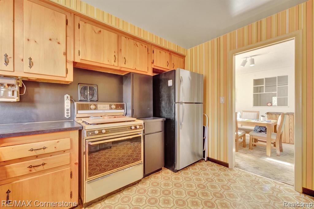 500 N LEONA Avenue, Garden City, MI — Photo 10