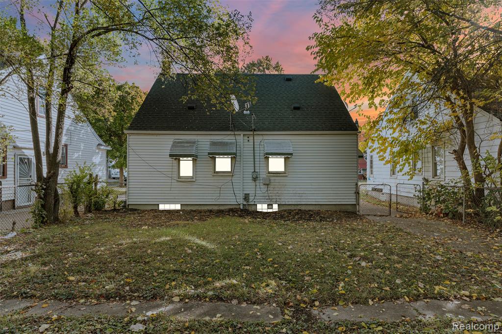 7419 Asbury Park, Detroit, MI 48228 — Photo 19