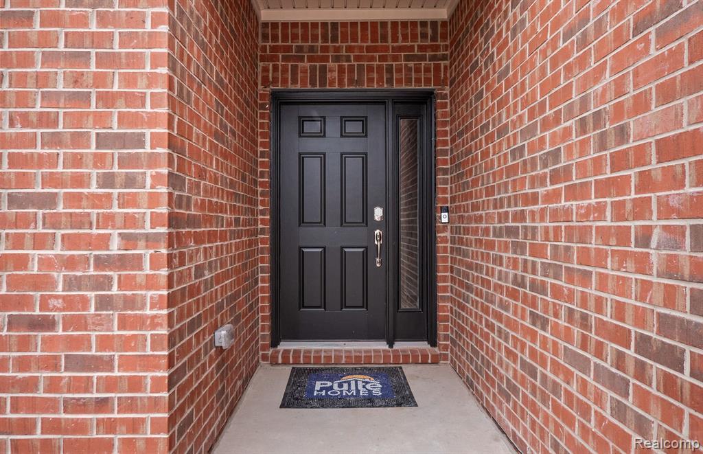 55638 OAK POINTE Drive, Utica, MI 48315 — Photo 3