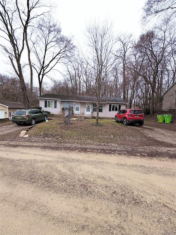 6279 Buckshore Drive Drive, Whitmore Lake, MI 48189 — Photo 2
