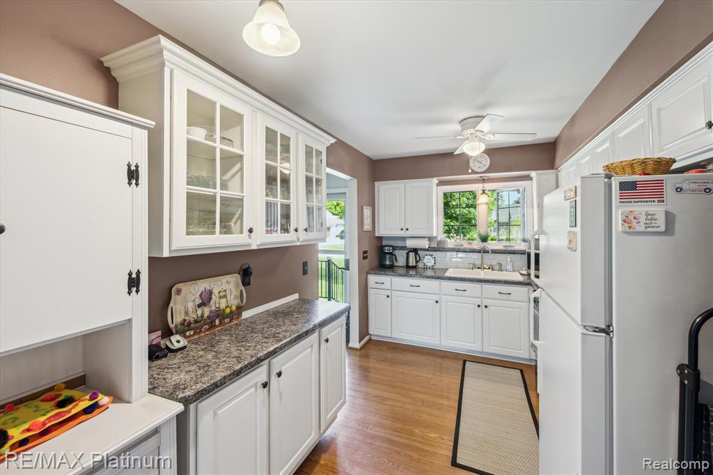 12132 Lexington Drive, 2, South Lyon, MI 48178 — Photo 9
