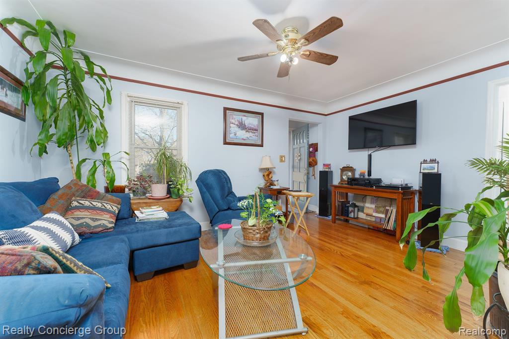 9929 ARDEN Street, Livonia, MI 48150 — Photo 6