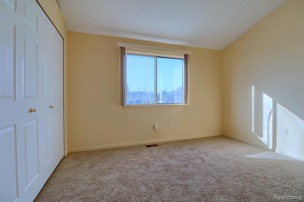 571 NEW TOWN Street W, Detroit, MI 48215 — Photo 25