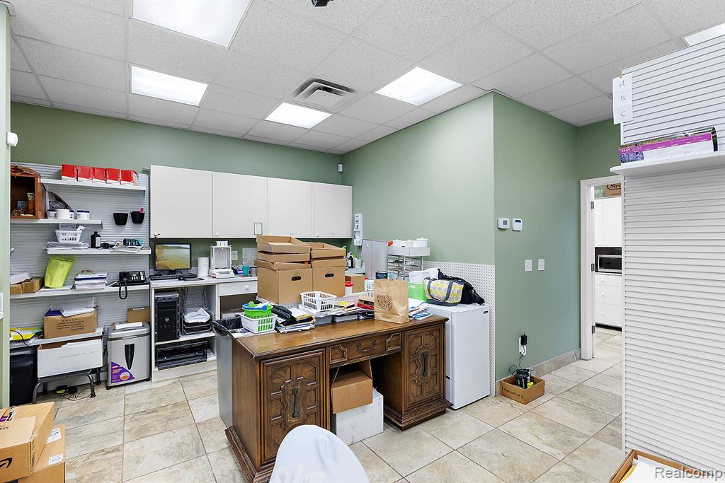27241 SOUTHFIELD Road, Lathrup Village, MI 48076 — Photo 12