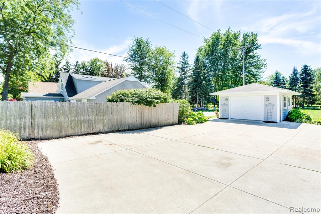 4396 Gratiot Avenue, Port Huron, MI 48060 — Photo 50