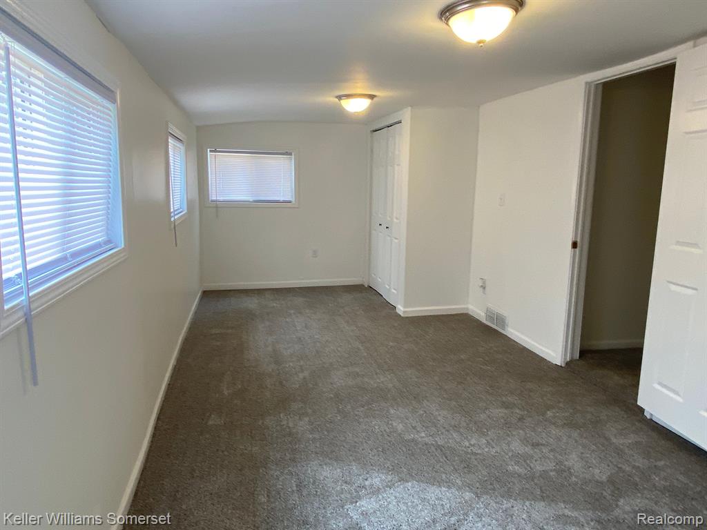 8662 PAIGE Avenue, Warren, MI 48089 — Photo 6
