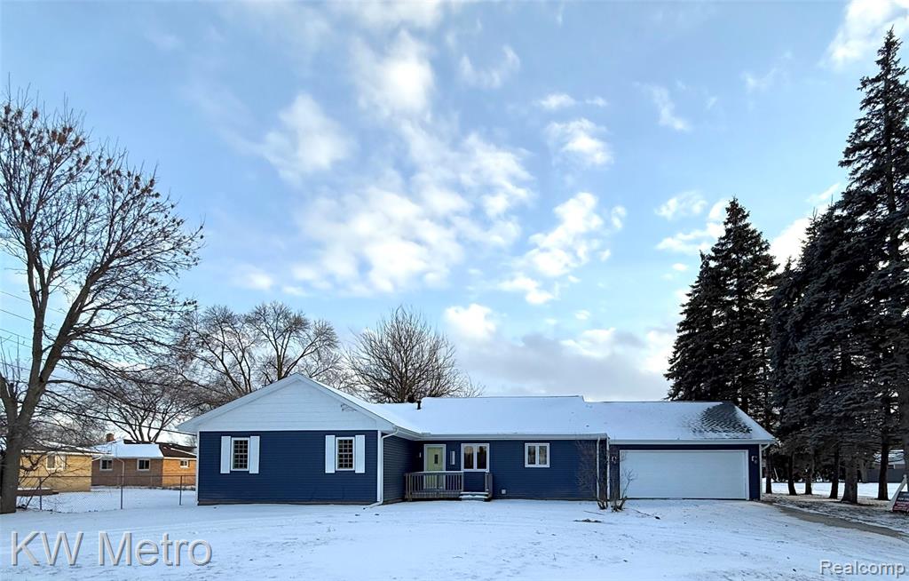 3675 Dale Road, Saginaw, MI 48603 — front exterior