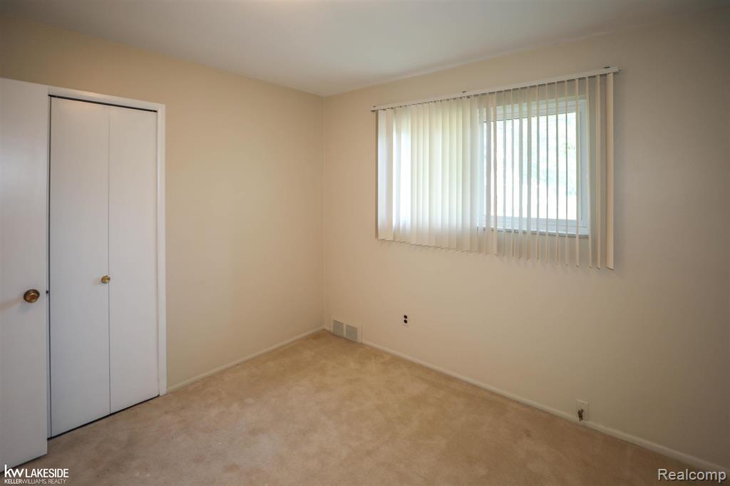 13325 Iowa Drive, Warren, MI 48088 — Photo 12