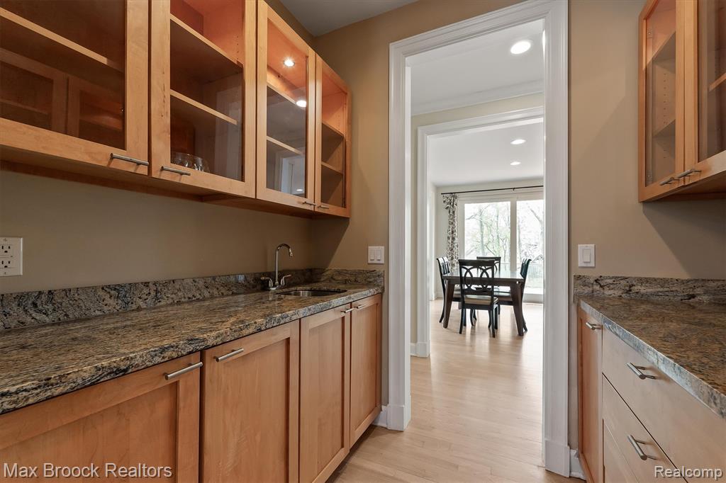 398 Shrewsbury Drive, Clarkston, MI 48348 — Photo 36