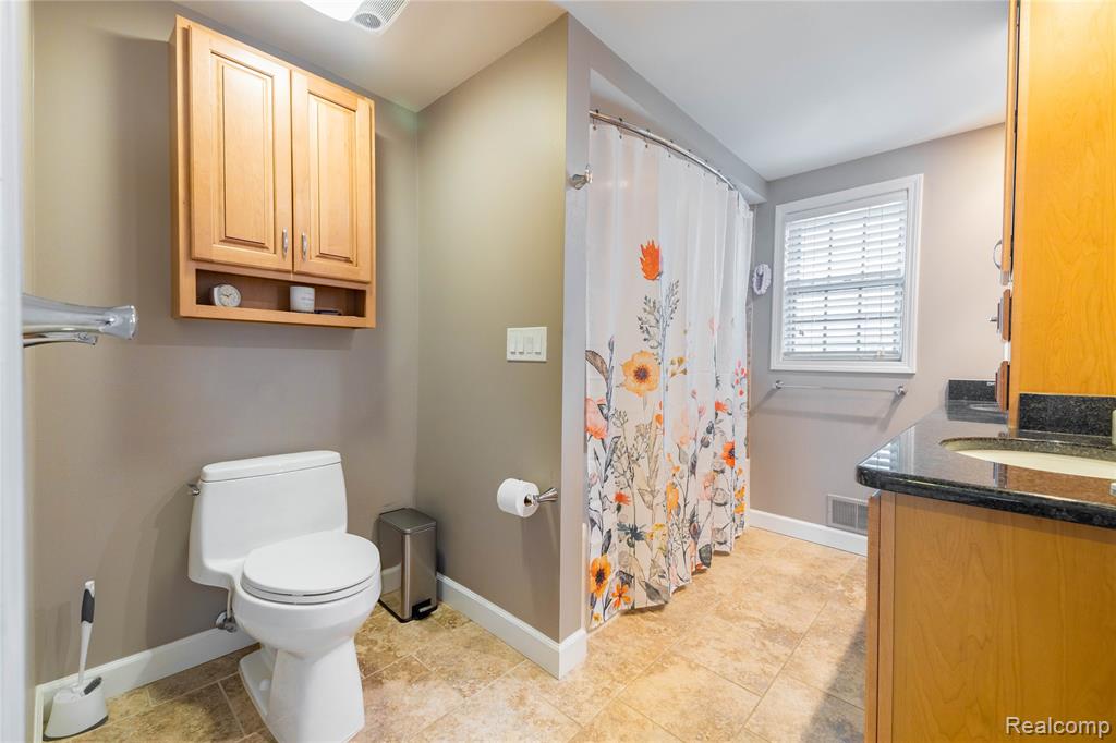 26029 Waterbury Way, Grosse Ile, MI 48138 — Photo 32