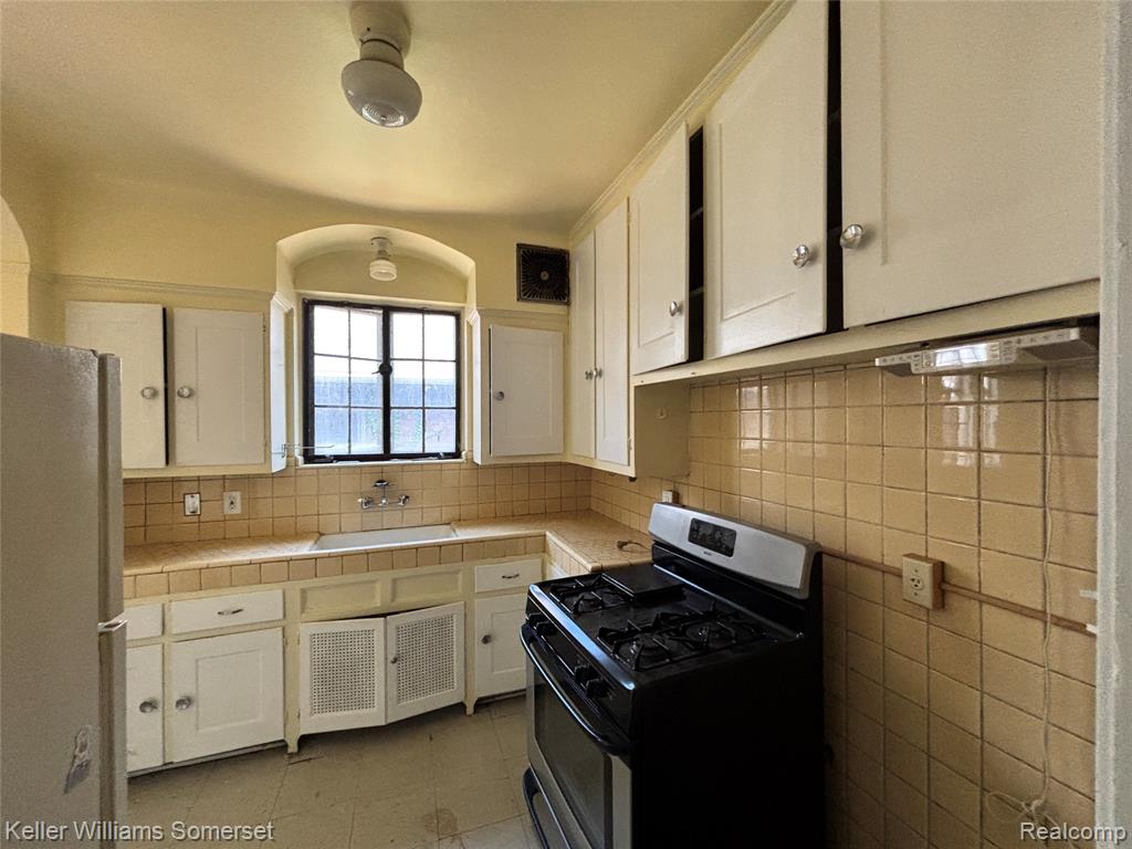 2943 Leslie Street, Detroit, MI 48238 — Photo 6