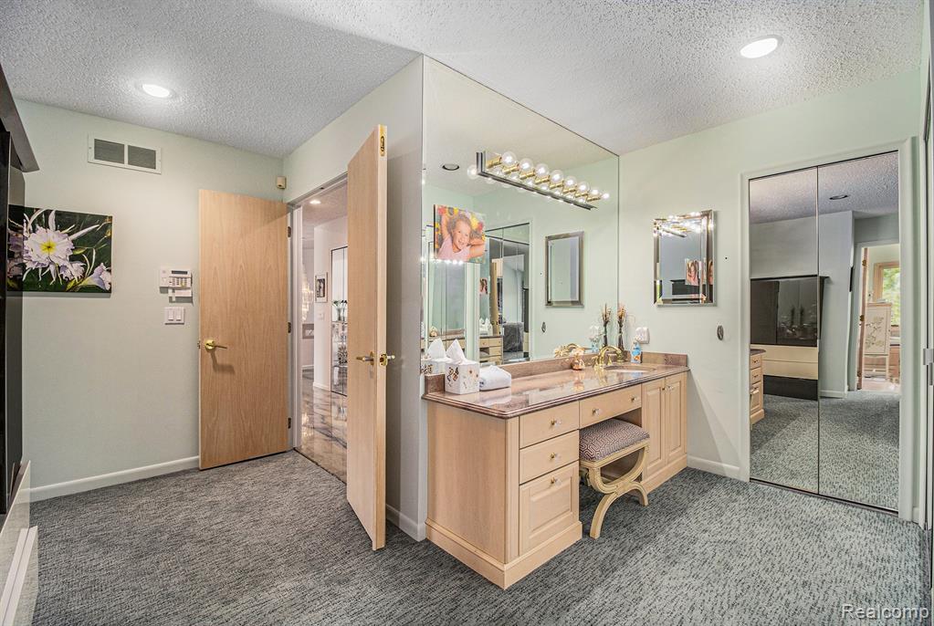 4825 Mirror Lake Drive, West Bloomfield, MI 48323 — Photo 18