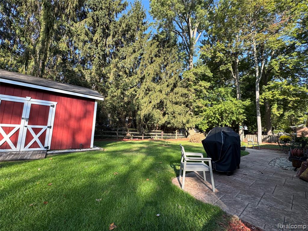 7665 Apache Trail Road, Temperance, MI 48182 — Photo 33