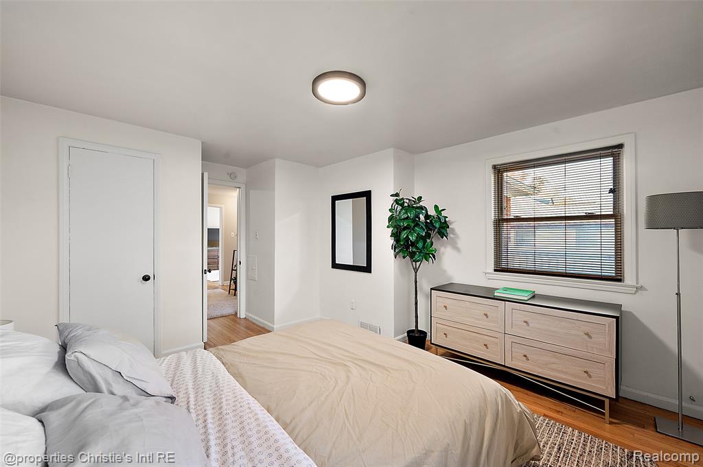 852 Harcourt Road, Grosse Pointe Park, MI 48230 — Photo 33
