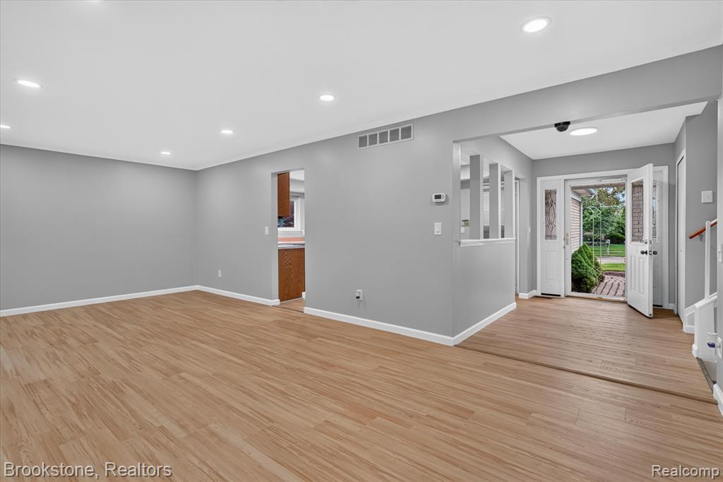 39795 Waldorf Drive, Clinton Twp, MI 48038 — Photo 7