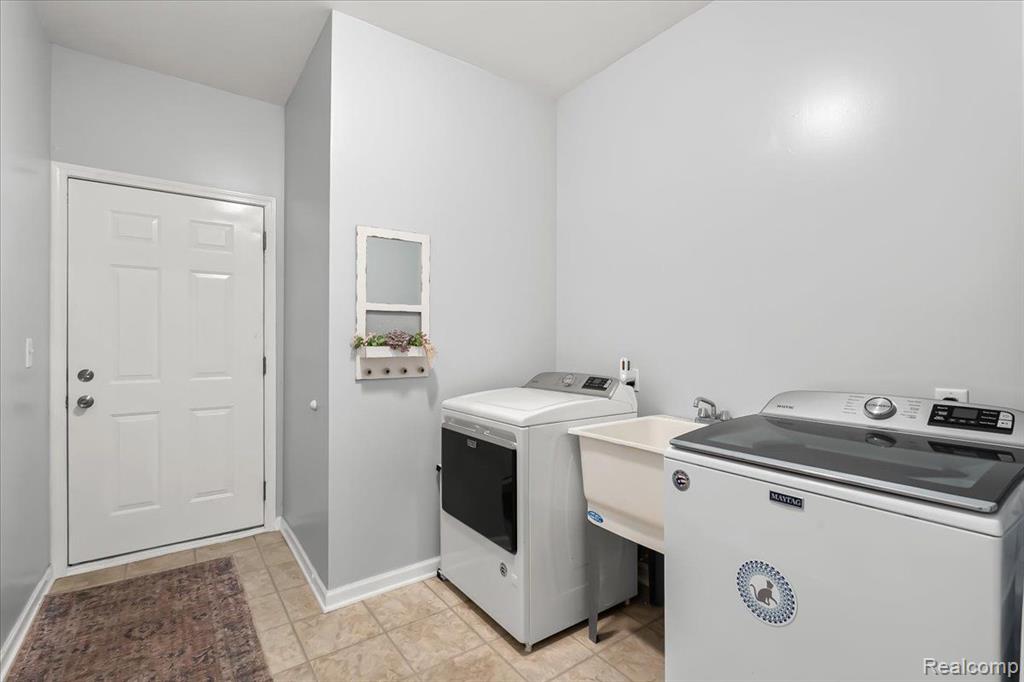 769 ABBINGTON Court, Howell, MI 48843 — Photo 9