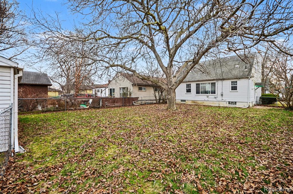 24274 Shakespeare Avenue, Eastpointe, MI 48021 — Photo 24