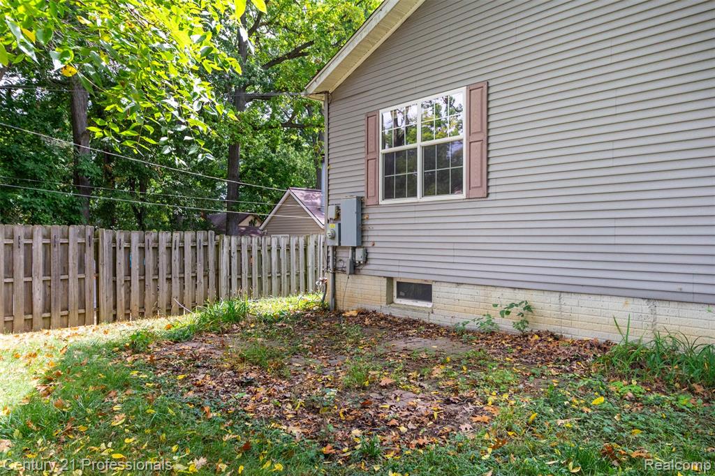 4080 Cass Elizabeth Road, Waterford, MI 48328 — Photo 35