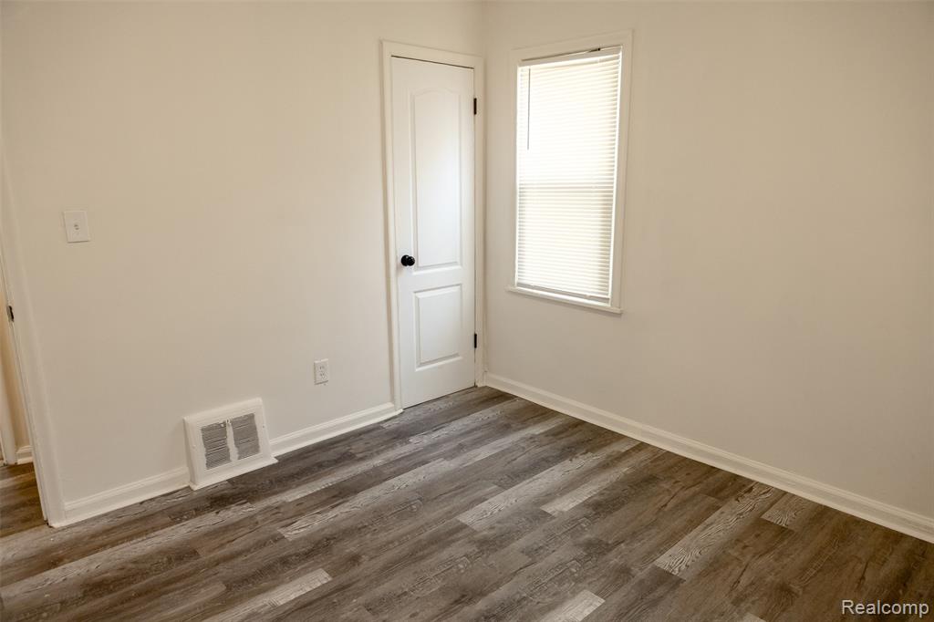 7366 Auburn Street, Detroit, MI 48228 — Photo 12