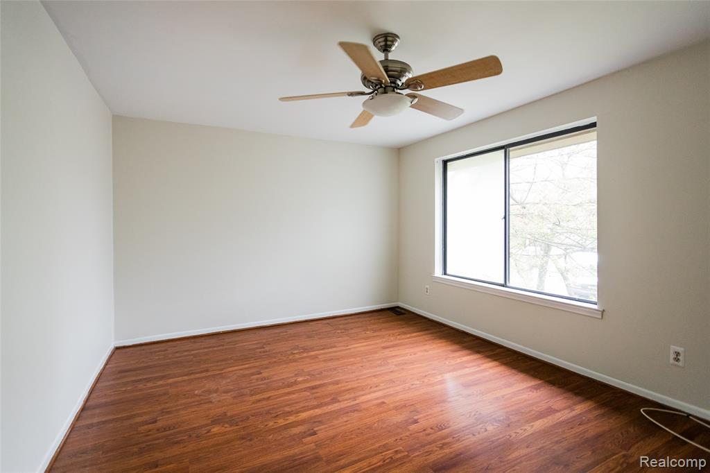 7118 Pebble Park Drive, West Bloomfield, MI — Photo 29