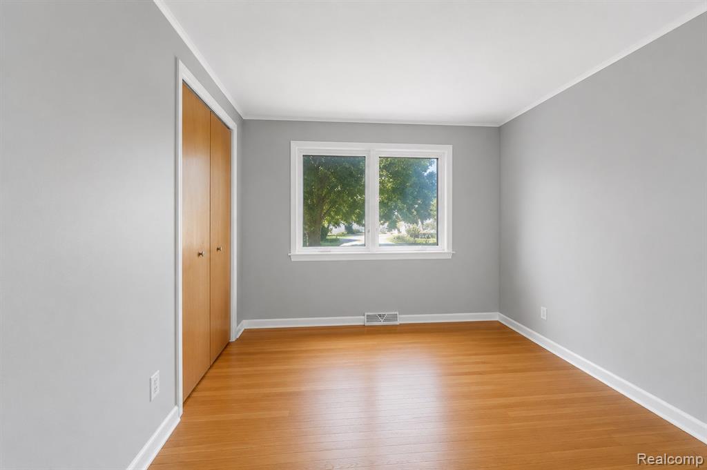 32229 Cambridge Drive, Warren, MI 48093 — Photo 10