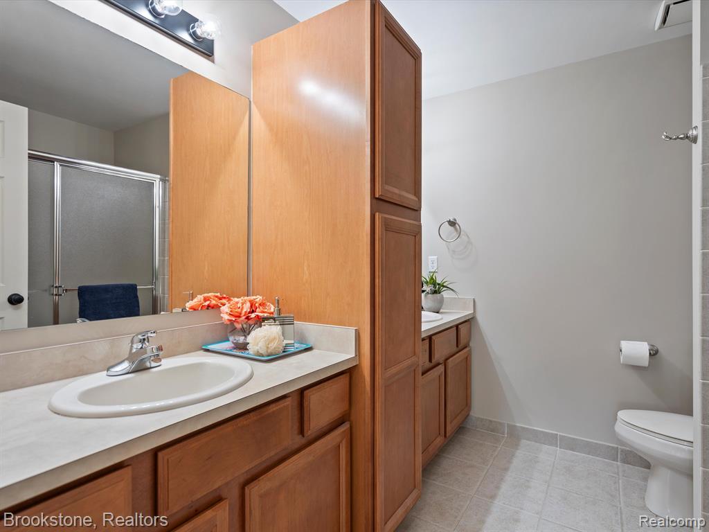 30101 Chantel Drive, Walled Lake, MI 48390 — Photo 15