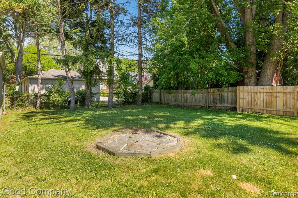 880 Notre Dame Street, Grosse Pointe, MI 48230 — Photo 34