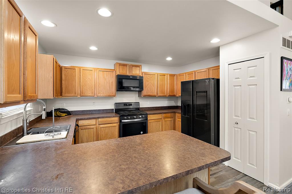 781 Saint Clair Street, Detroit, MI 48214 — Photo 10