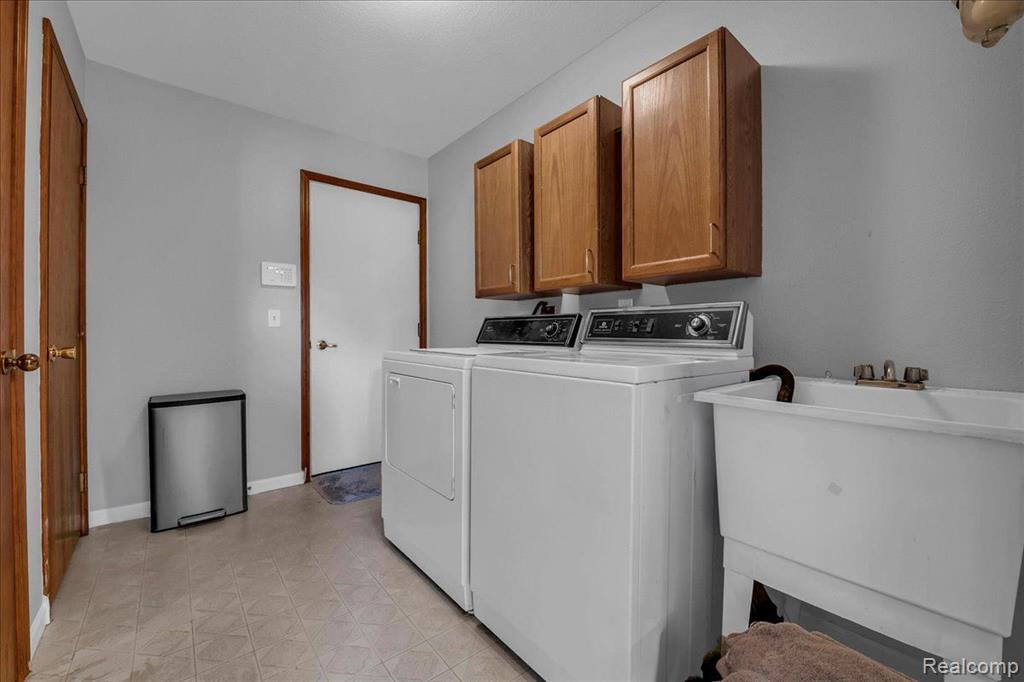 706 DONNALEE Drive, Monroe, MI 48162 — Photo 25