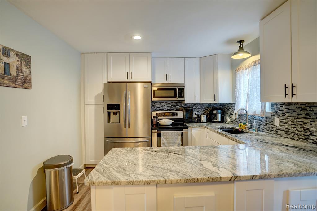 4342 SUNNYMEAD Avenue, Burton, MI 48519 — Photo 14