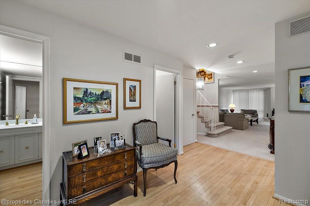 7036 Bridge Way, West Bloomfield, MI — Photo 5