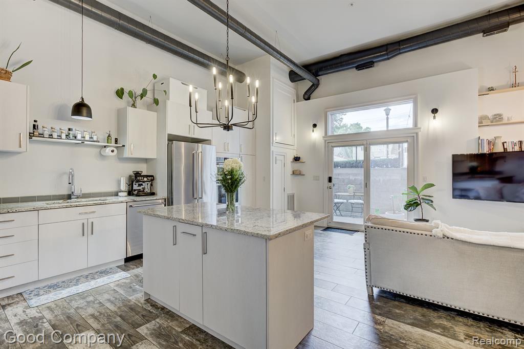 640 W 11 Mile Road, Royal Oak, MI 48067 — Photo 5