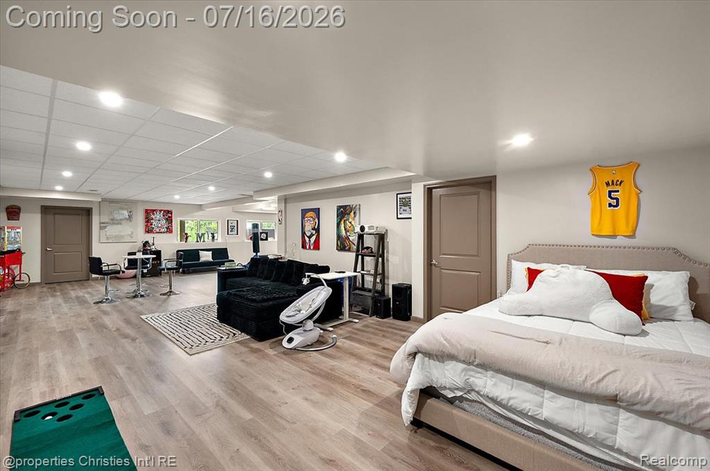 50026 Alden, Canton, MI 48188 — Photo 42