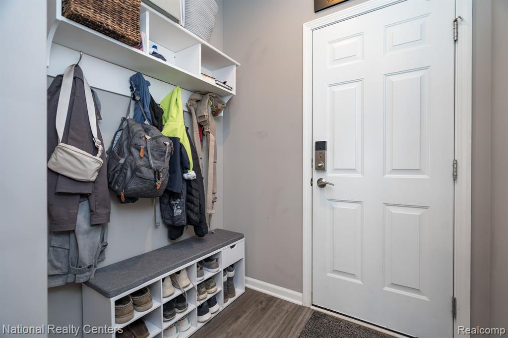4758 Broomfield Way, Lake Orion, MI — Photo 33
