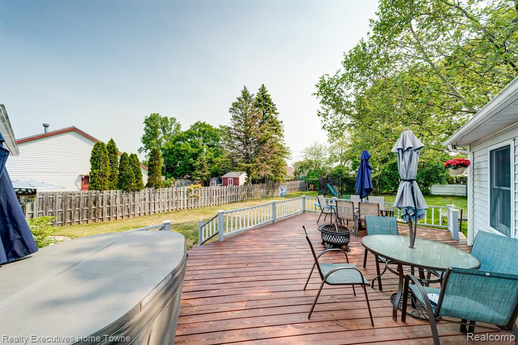4238 FAIRWAY Drive, Fort Gratiot, MI 48059 — Photo 41