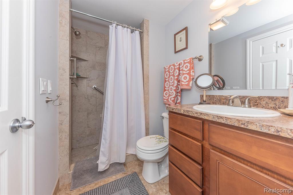 21118 E GLEN HAVEN Circle, Northville, MI 48167 — Photo 13