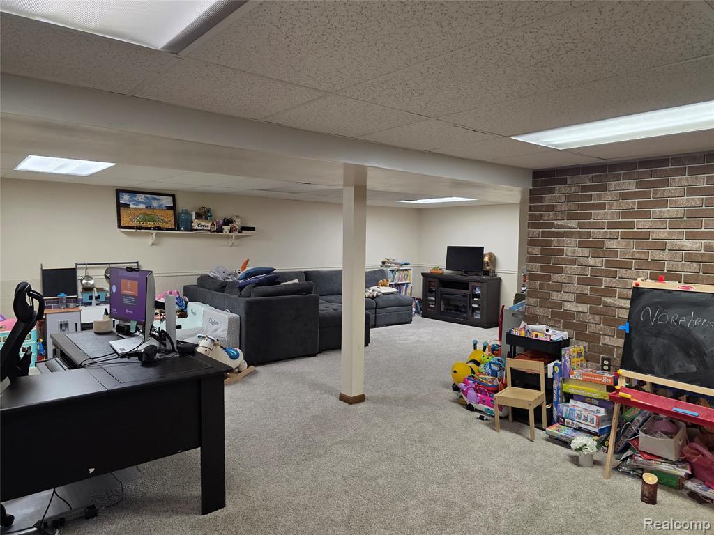 397 University Avenue, South Lyon, MI 48178 — Photo 22
