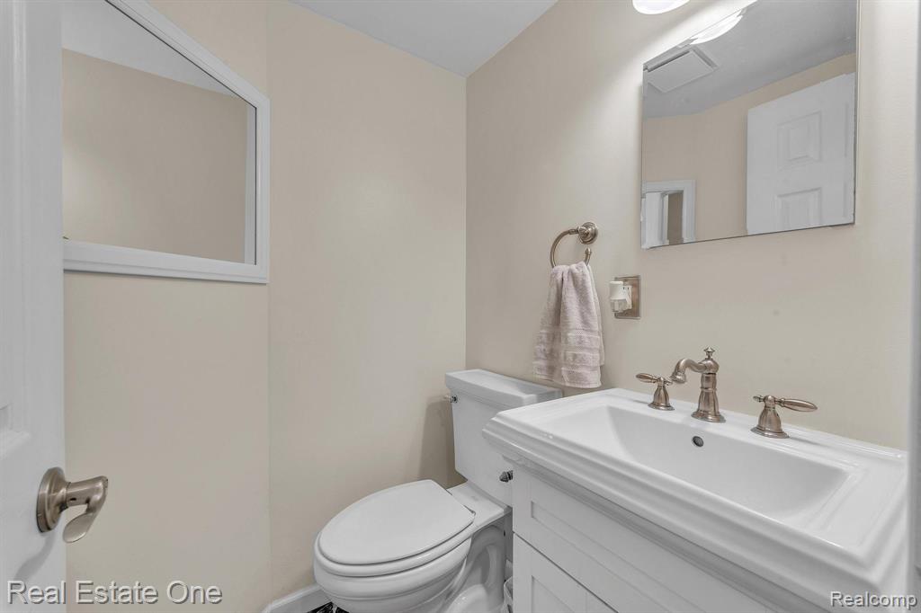 24645 Spring Lane, 18, Harrison Township, MI — Photo 17