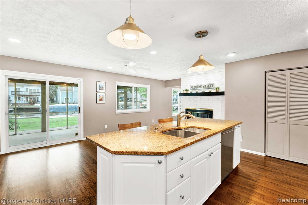 1700 MADDY Lane, Keego Harbor, MI 48320 — Photo 25
